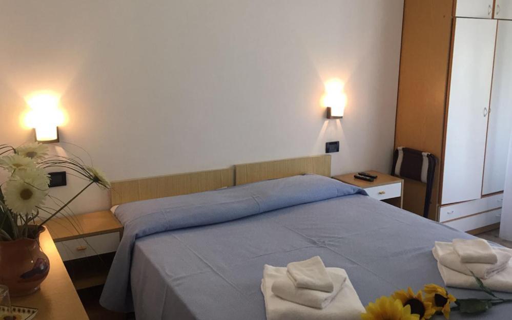 B&B Hotel Lucciola Каттолика Экстерьер фото