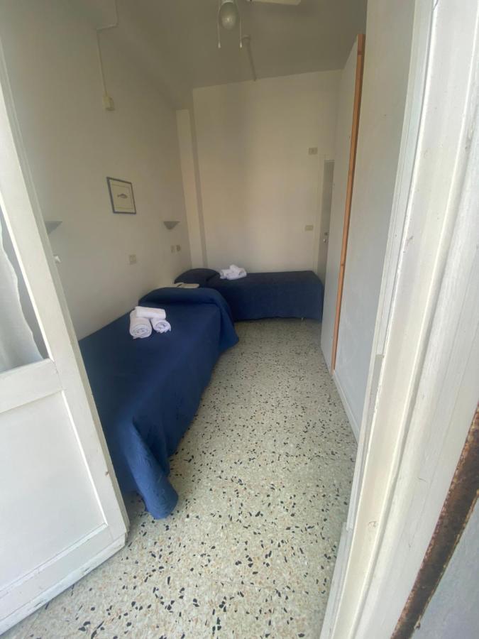 B&B Hotel Lucciola Каттолика Экстерьер фото