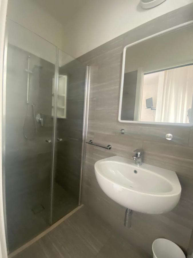 B&B Hotel Lucciola Каттолика Экстерьер фото