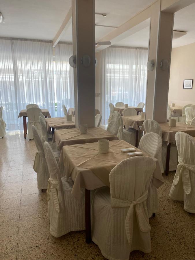 B&B Hotel Lucciola Каттолика Экстерьер фото