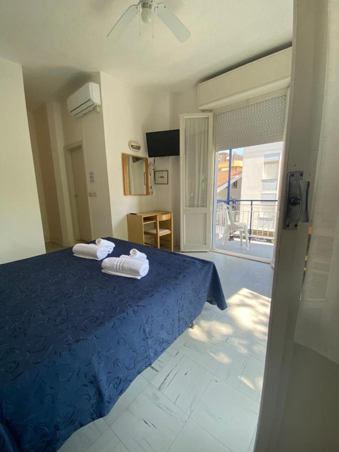 B&B Hotel Lucciola Каттолика Экстерьер фото