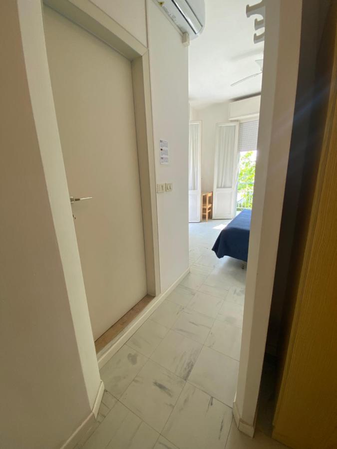 B&B Hotel Lucciola Каттолика Экстерьер фото
