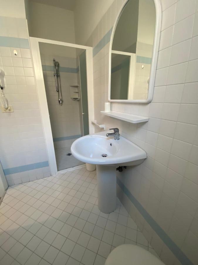 B&B Hotel Lucciola Каттолика Экстерьер фото