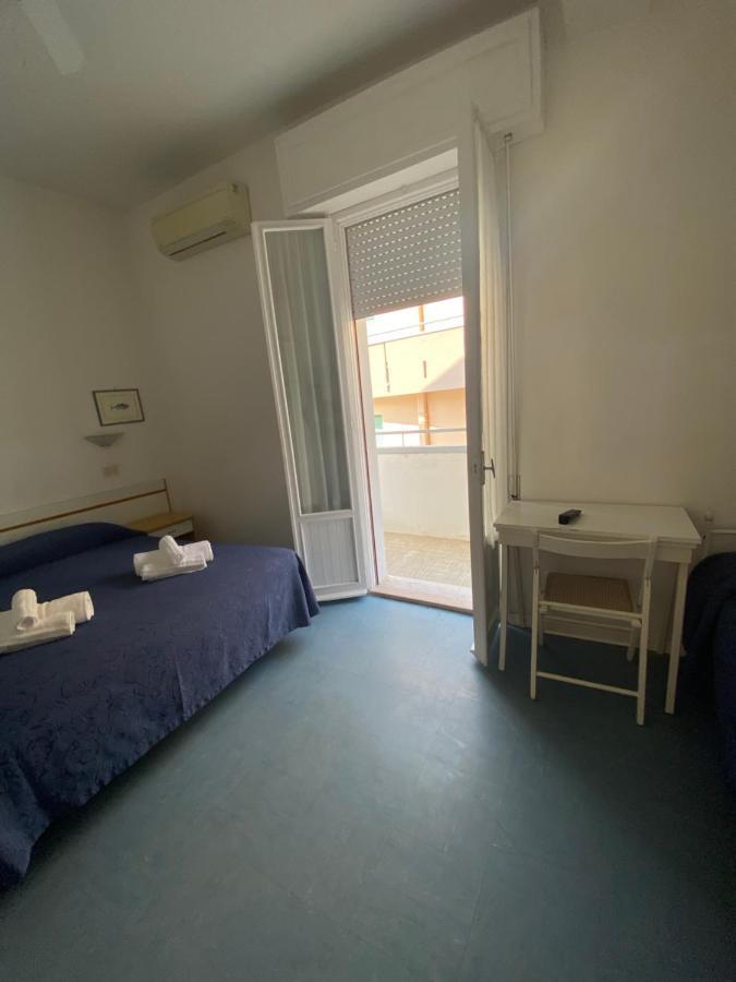 B&B Hotel Lucciola Каттолика Экстерьер фото