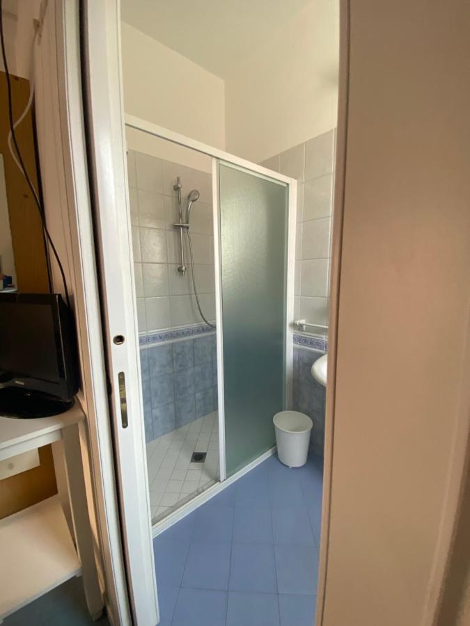 B&B Hotel Lucciola Каттолика Экстерьер фото
