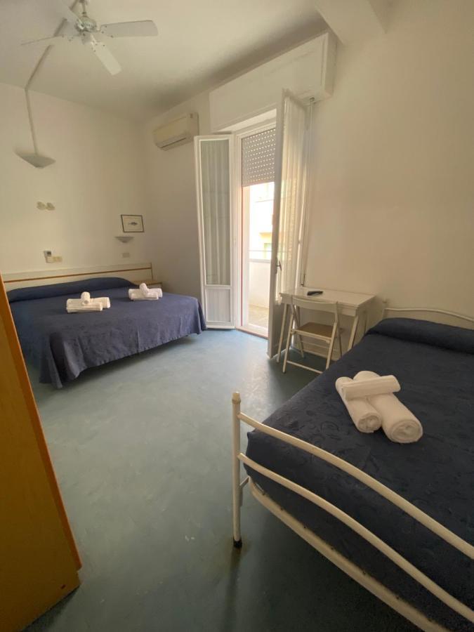 B&B Hotel Lucciola Каттолика Экстерьер фото