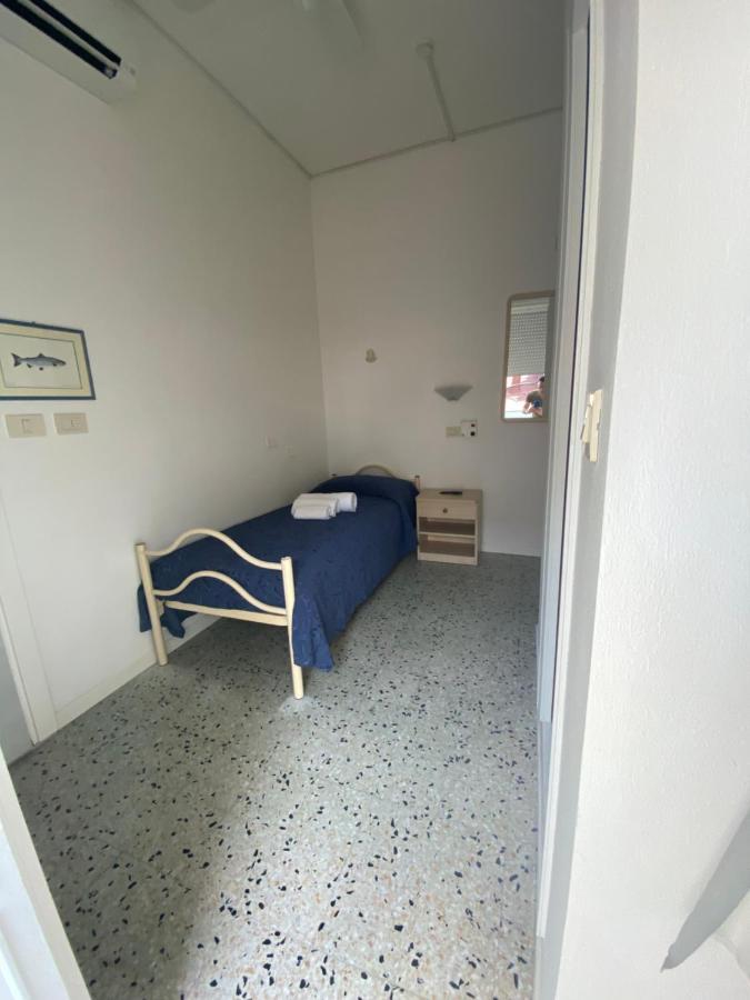 B&B Hotel Lucciola Каттолика Экстерьер фото